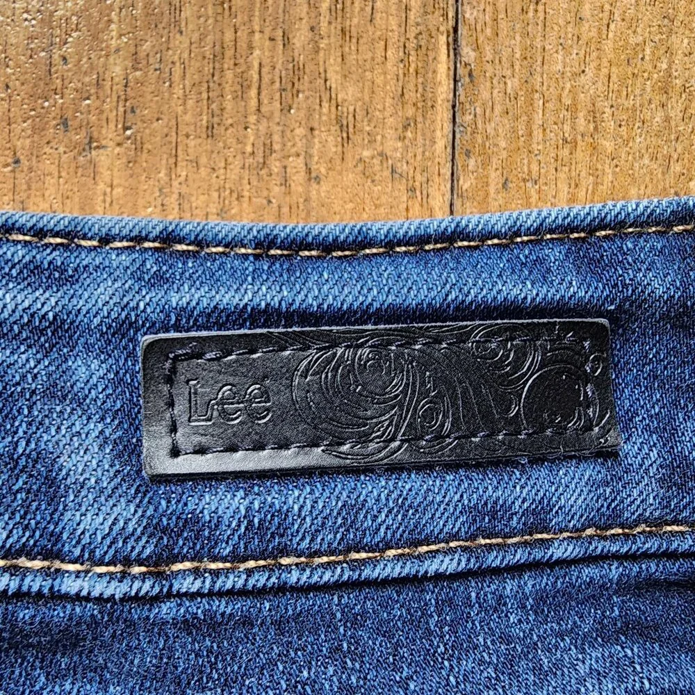 Lee Classic Fit Straight Leg Jeans Size 14 Short